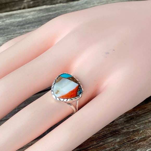 Spiny Oyster Turquoise Ring - Picture 13 of 16